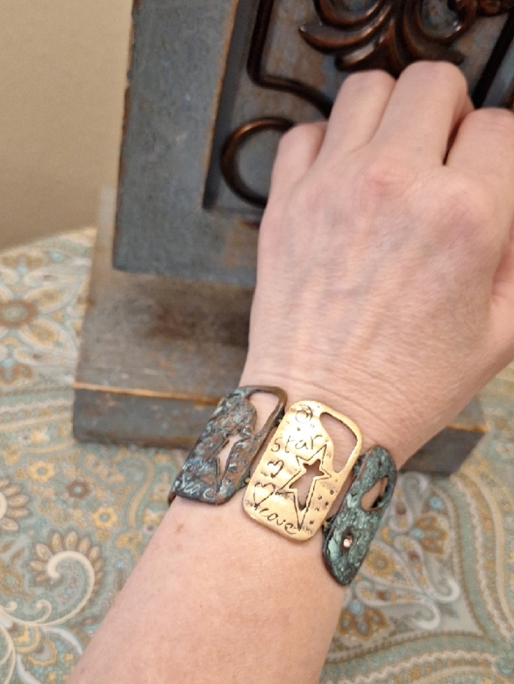 Mixed Metal Star Motif Stretch Bracelet in Gold and Verdigris. NWT